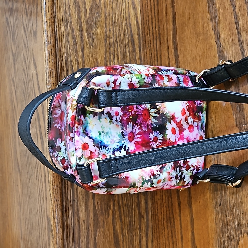 Betsey Johnson Dog and Daisies Backpack - Picture 4 of 10